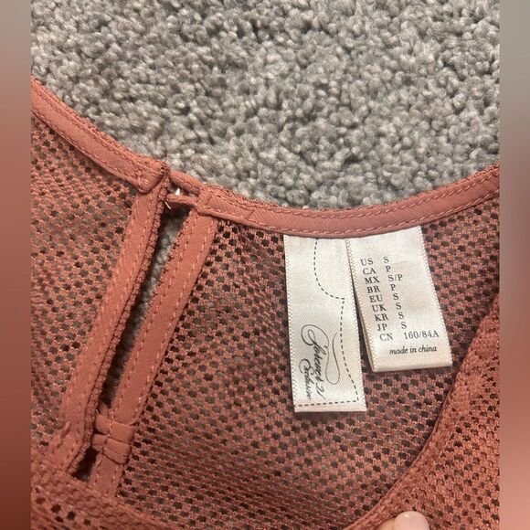 Forever 21 Exclusive Sheer Mesh Floral Lace Crop Top size Small - Picture 9 of 11